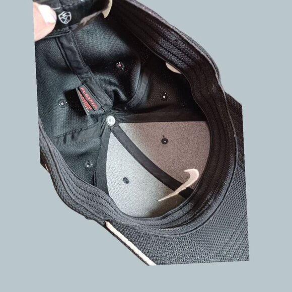 Nike Black Flexfit Golf Hat With White Swoosh Logo & Embroidered Details - Picture 11 of 12